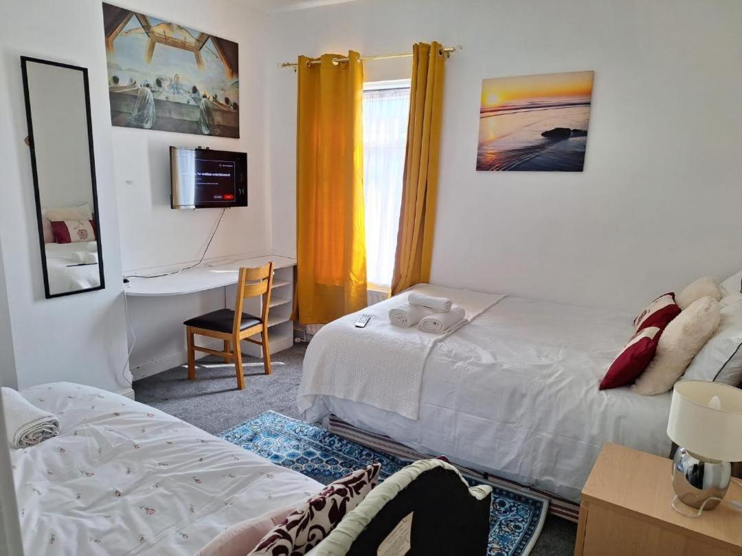 12 Cornwallis Lodge Family Room 1 Stoke-on-Trent Екстер'єр фото