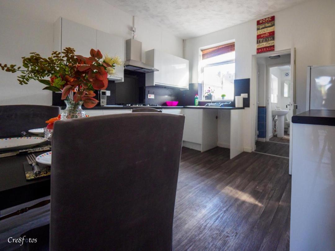 12 Cornwallis Lodge Family Room 1 Stoke-on-Trent Екстер'єр фото