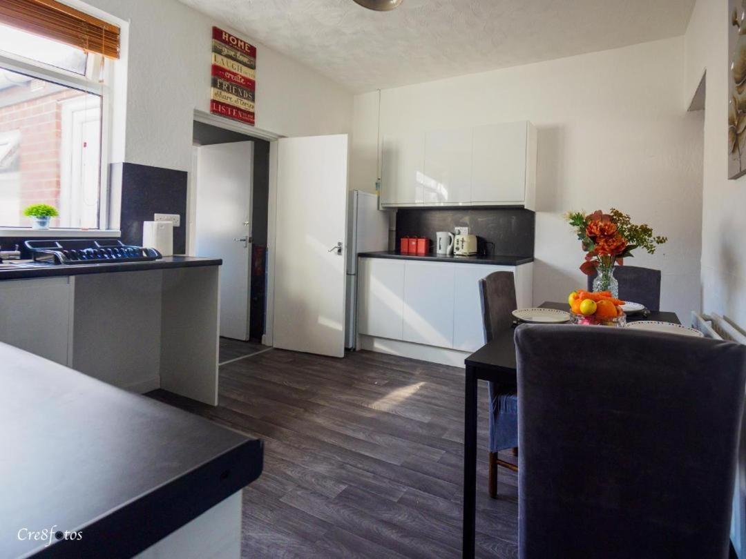 12 Cornwallis Lodge Family Room 1 Stoke-on-Trent Екстер'єр фото