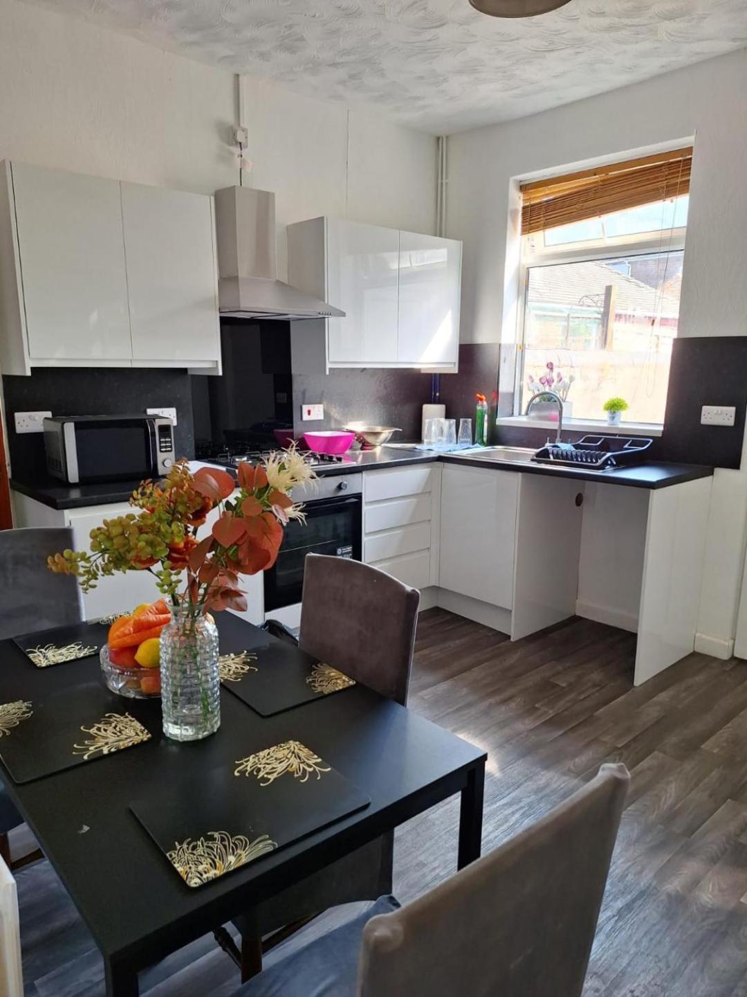 12 Cornwallis Lodge Family Room 1 Stoke-on-Trent Екстер'єр фото